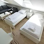 In Deutz Апартаменты *